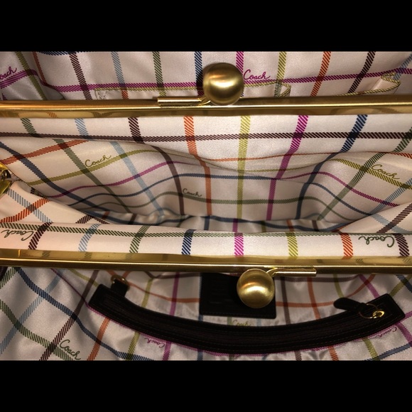 Beautiful Coach Bag - Picture 6 of 7